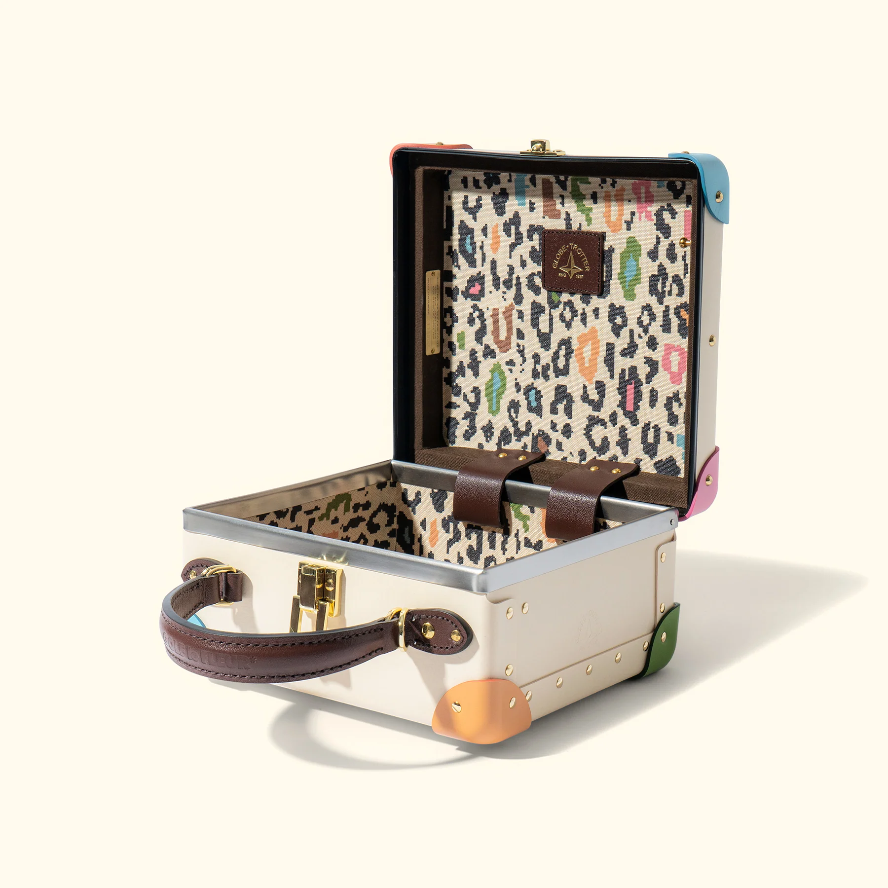 London Square - Image 6