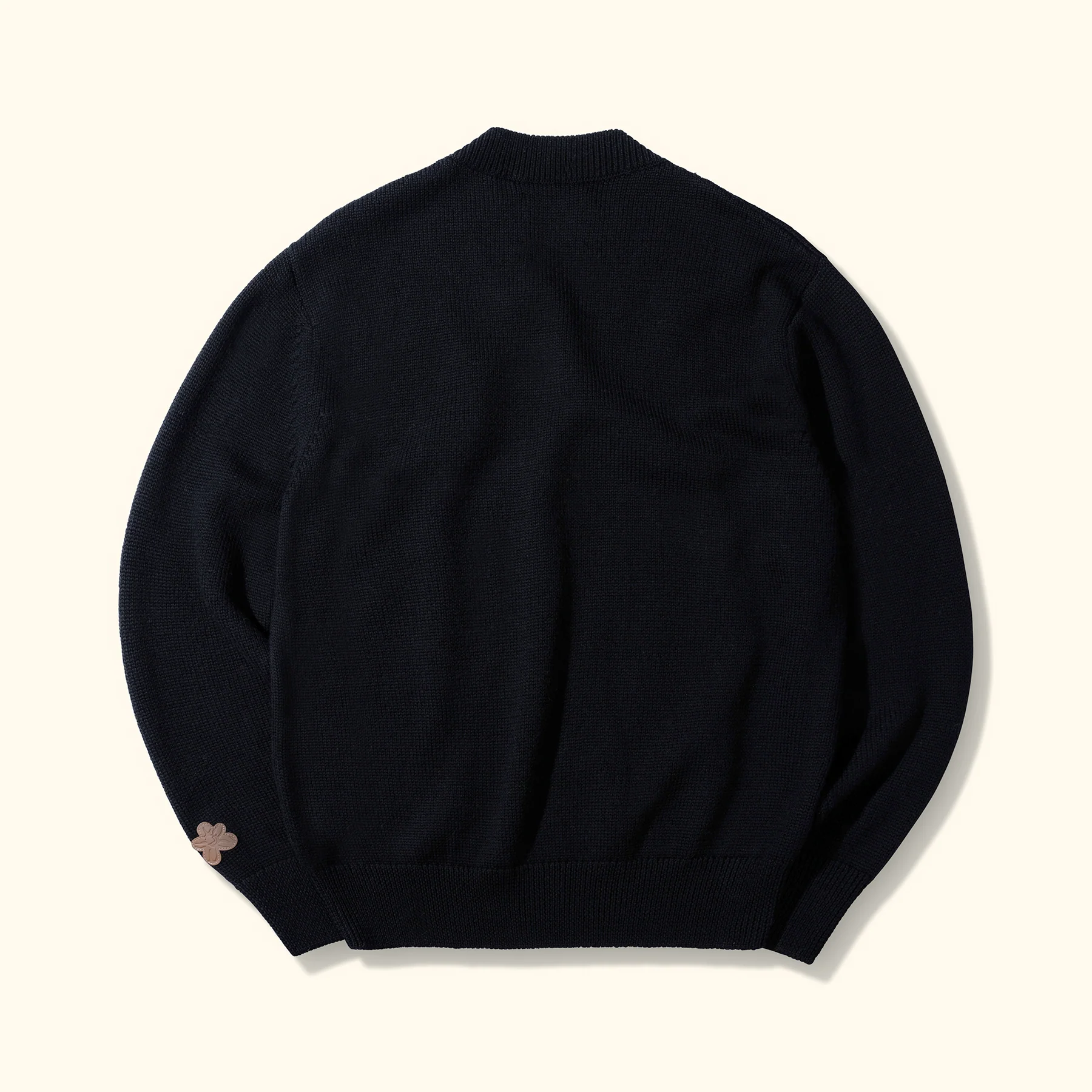 Crest Sweater Black - Image 4